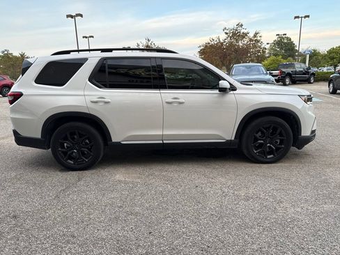 Used 2025 Honda Pilot Touring image 15