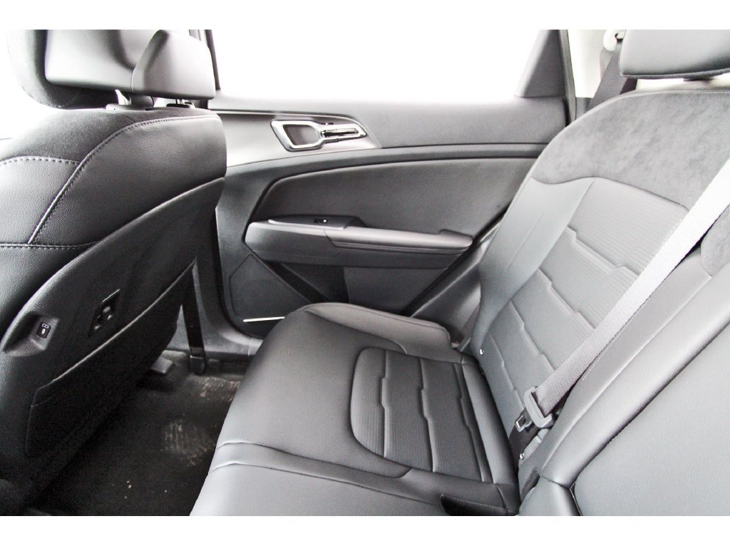 New 2026 Kia Sportage SX FWD image 11