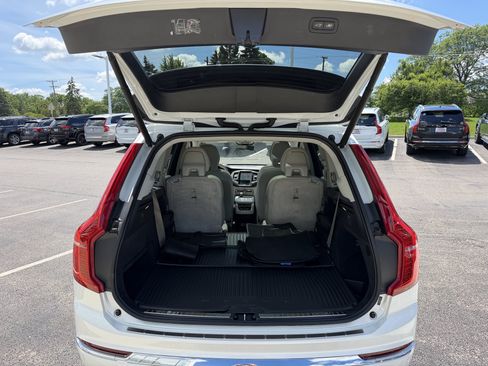 Used 2024 Volvo XC90 B6 Plus w/ Protection Package Premier AWD/4WD image 9
