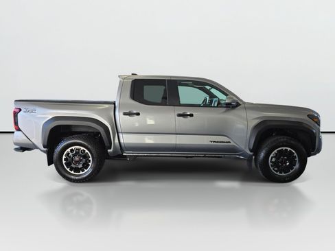 Used 2024 Toyota Tacoma TRD Off-Road AWD/4WD image 6