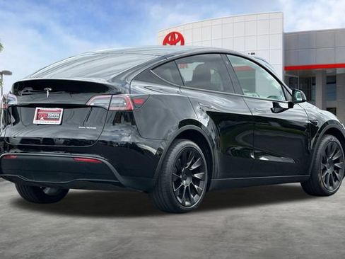 Used 2022 Tesla Model Y Long Range AWD/4WD image 4