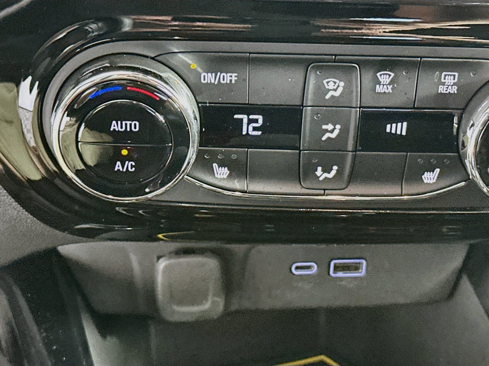 Used 2024 Chevrolet Trax ACTIV FWD image 19