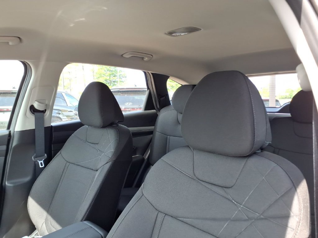 Certified 2026 Hyundai Tucson SE FWD image 16