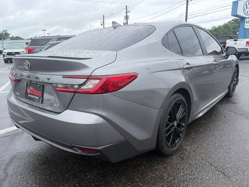Used 2025 Toyota Camry SE w/ Convenience Package FWD image 7