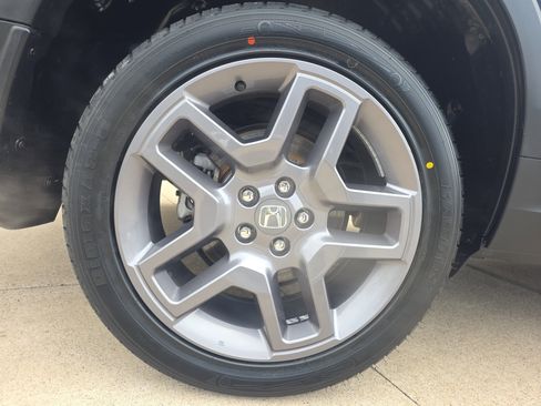 Used 2023 Honda Passport EX-L image 9