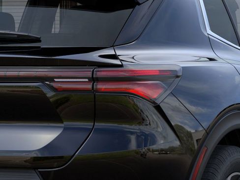 New 2026 Chevrolet Equinox EV LT image 11