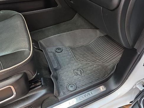 Used 2021 RAM 1500 Laramie image 13