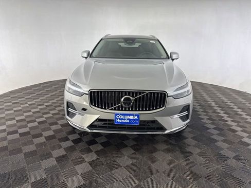 Used 2023 Volvo XC60 B5 Plus image 3