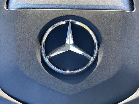 Used 2018 Mercedes-Benz C 300 Sedan image 32