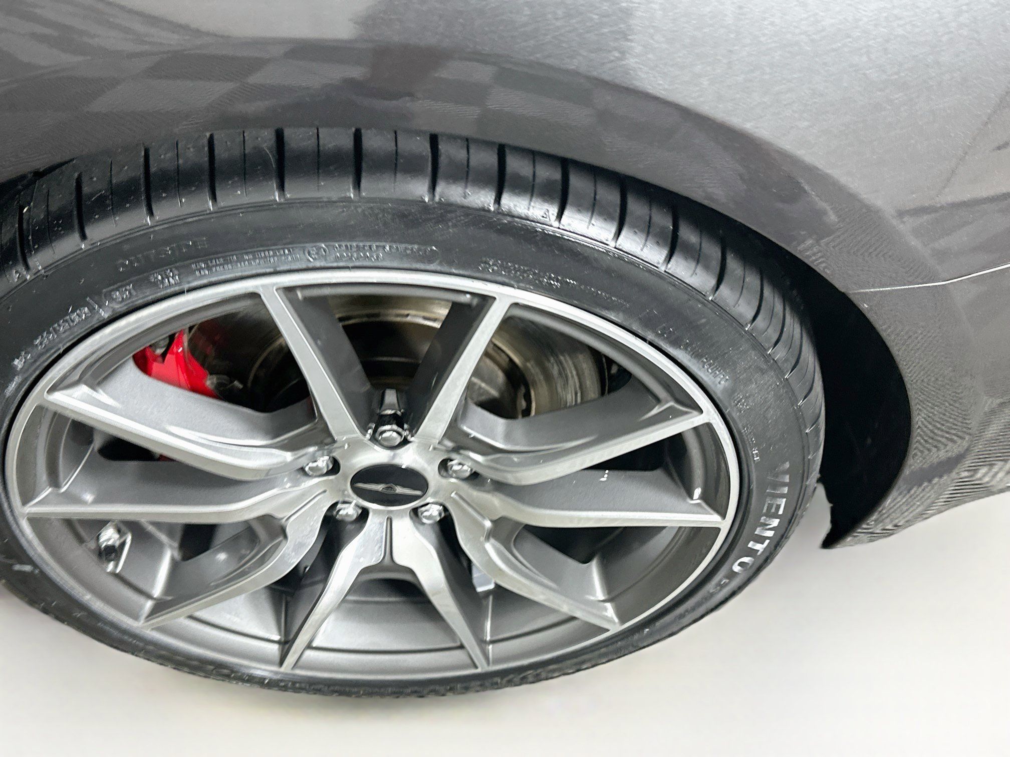 Used 2025 Genesis G70 2.5T RWD image 11