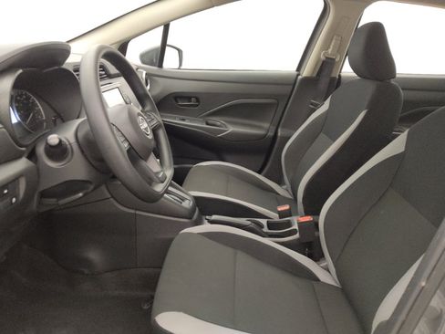 Used 2025 Nissan Versa S FWD image 17