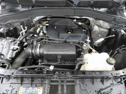 Used 2020 Ford Explorer XLT w/ Equipment Group 202A image 29