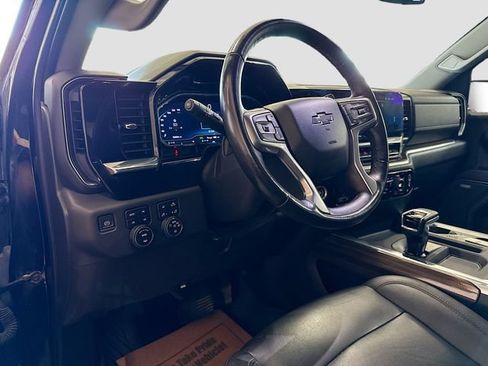 Used 2022 Chevrolet Silverado 1500 LT Trail Boss w/ LT Trail Boss Premium Package AWD/4WD image 7