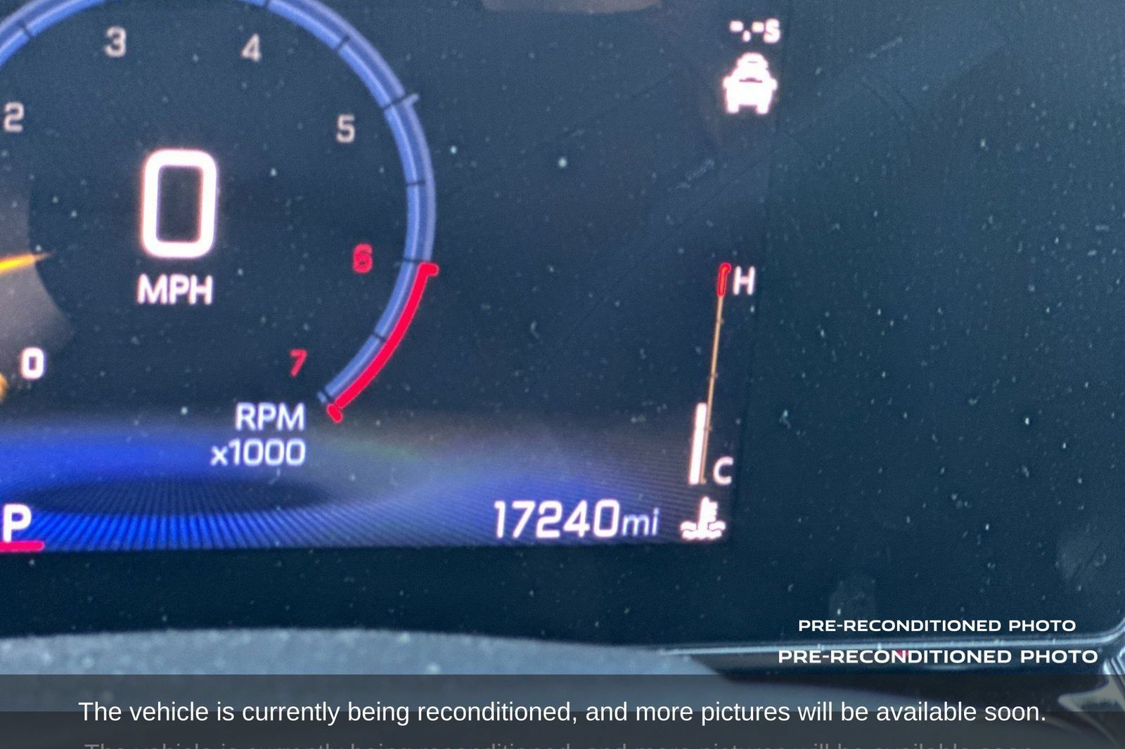 Used 2025 Chevrolet Trax RS w/ Sunroof Package FWD image 19