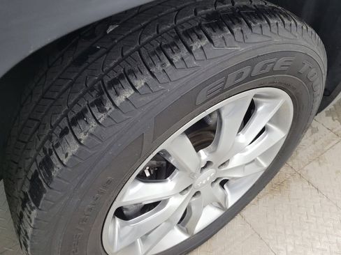 Used 2018 Jeep Cherokee Limited image 31