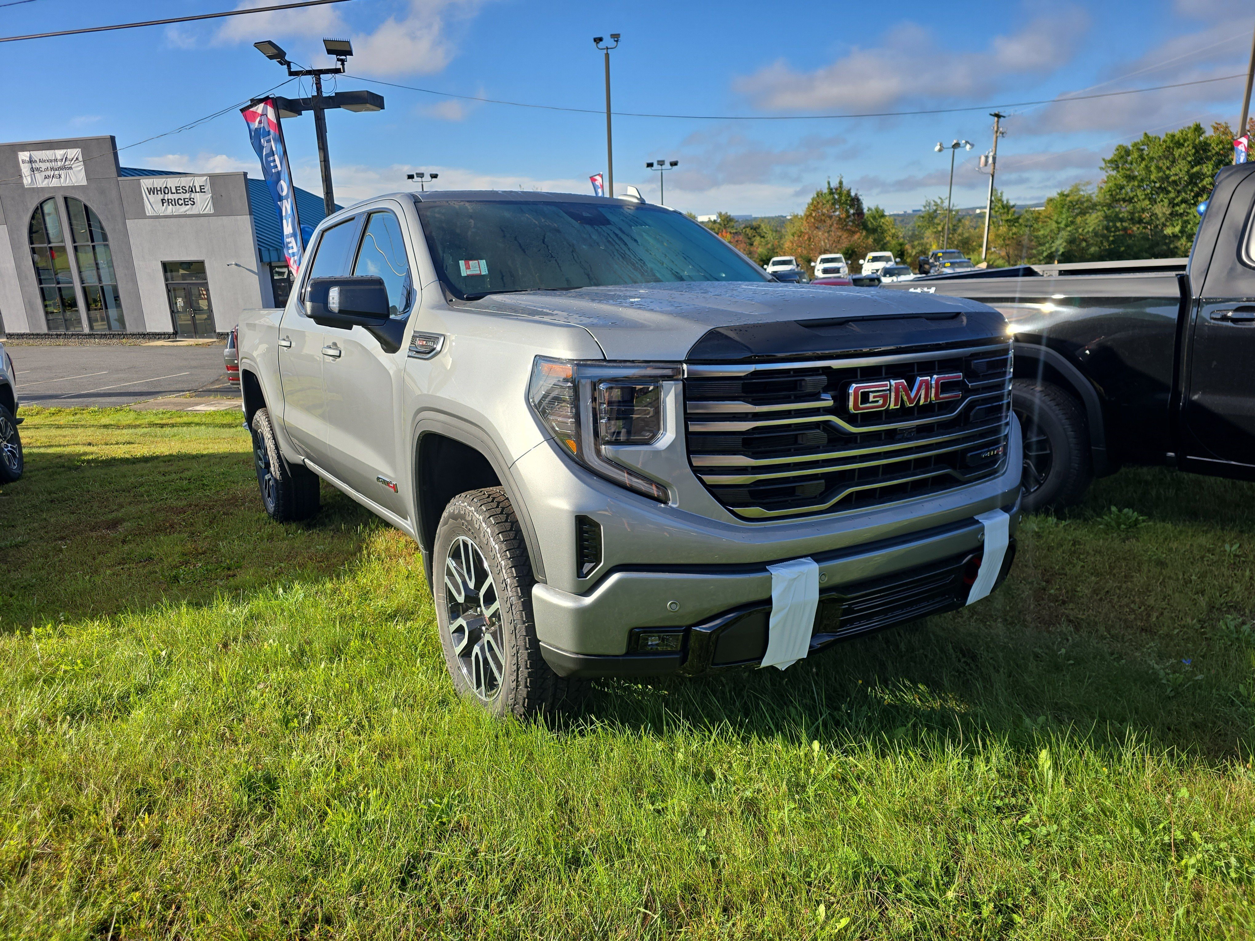 New 2026 GMC Sierra 1500 AT4 w/ AT4 Premium Package AWD/4WD image 1