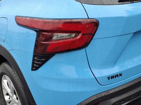 Used 2024 Chevrolet Trax RS w/ Driver Confidence Package image 9