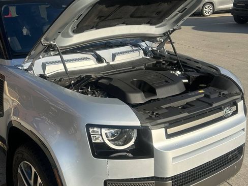 Used 2022 Land Rover Defender 90 X-Dynamic S image 38