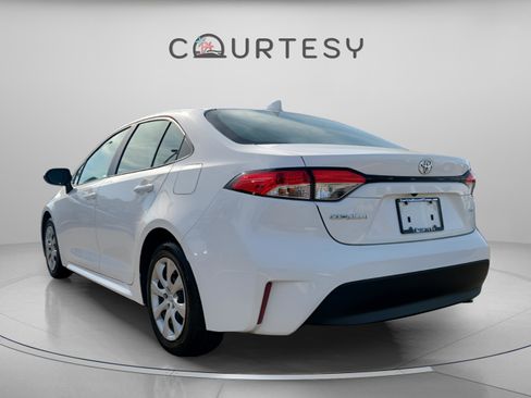 Used 2024 Toyota Corolla LE image 5