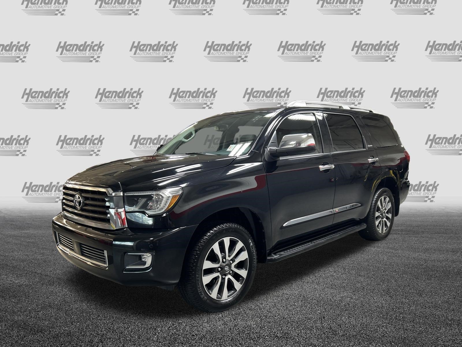 Used 2018 Toyota Sequoia Limited w/ Safety & Convenience Package AWD/4WD image 5