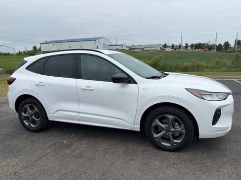 Used 2023 Ford Escape ST-Line w/ Tech Pack #1 AWD/4WD image 3