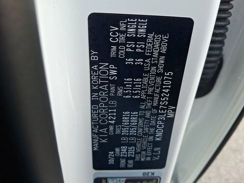 Certified 2025 Kia Niro LX image 25