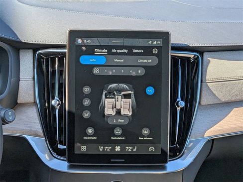 New 2026 Volvo XC90 B5 Core w/ Protection Package Premier image 21