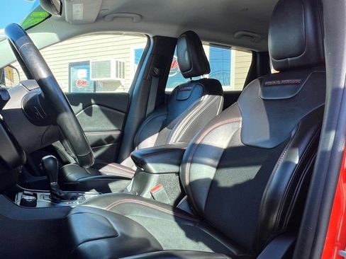 Used 2021 Jeep Cherokee Trailhawk w/ Technology Group image 10