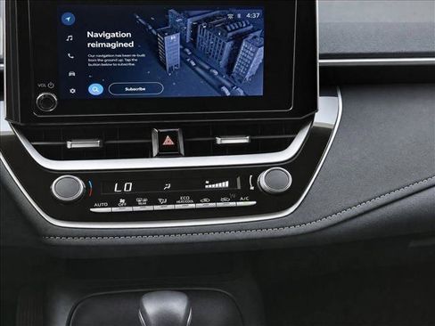 Used 2023 Toyota Corolla SE w/ SE Package FWD image 15