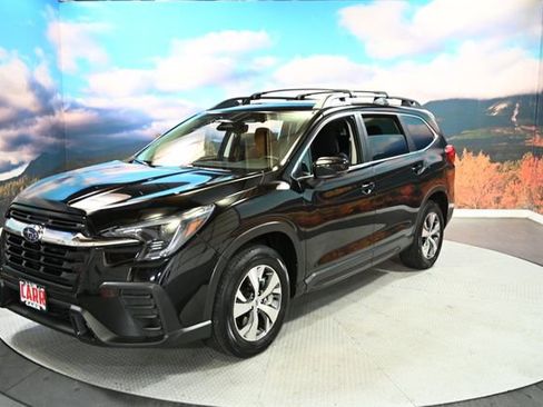 Used 2025 Subaru Ascent Premium image 4