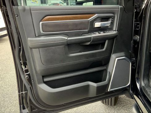 Used 2024 RAM 5500 Laramie image 19