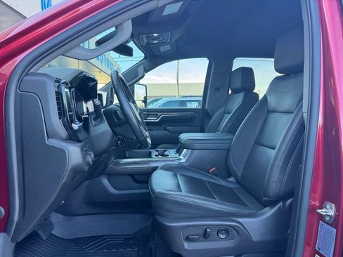 Used 2024 Chevrolet Silverado 2500 LTZ w/ LTZ Plus Package image 4