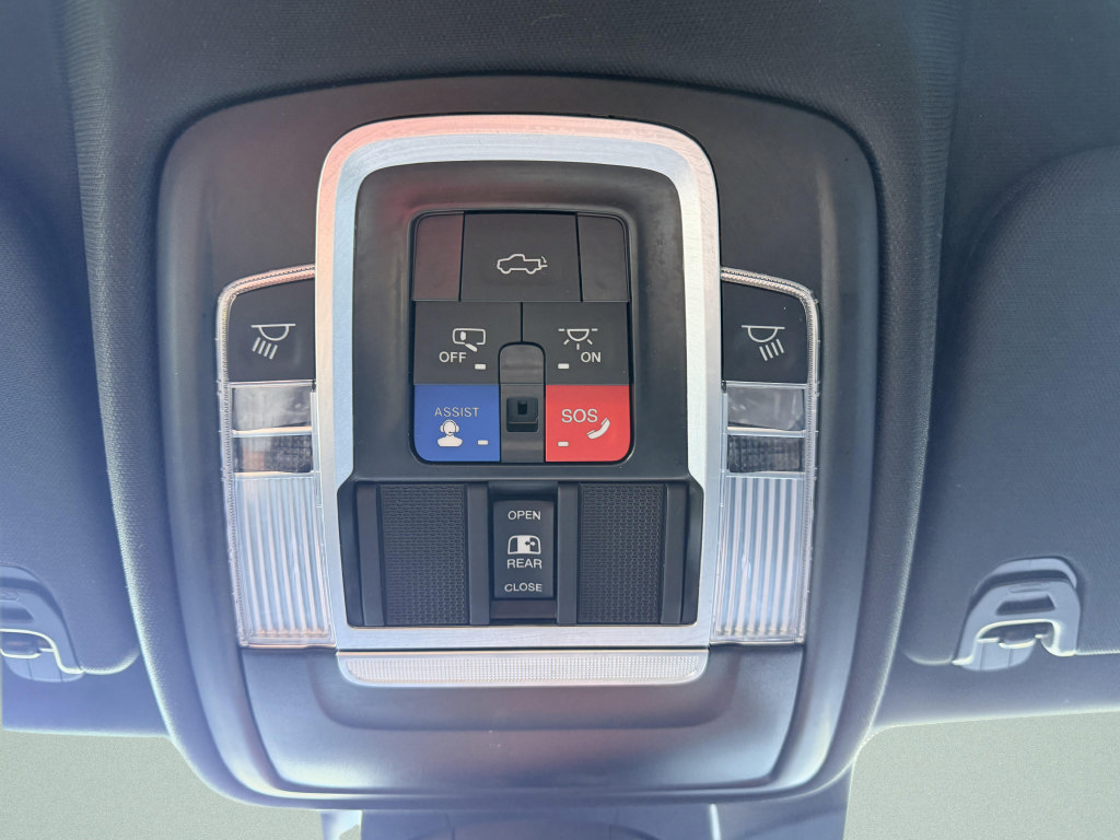 Used 2023 RAM 1500 Laramie AWD/4WD image 25