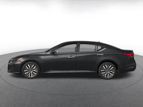 Used 2025 Nissan Altima 2.5 SV FWD image 3