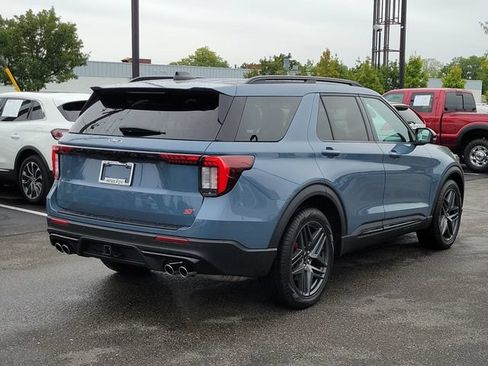 Used 2025 Ford Explorer ST AWD/4WD image 4