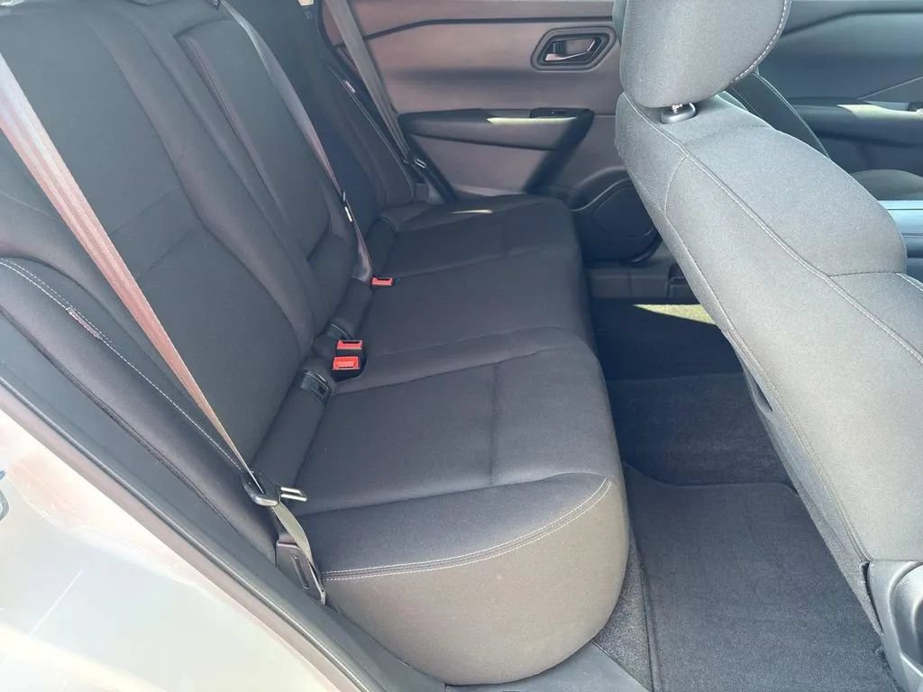 Used 2025 Nissan Rogue S FWD image 21