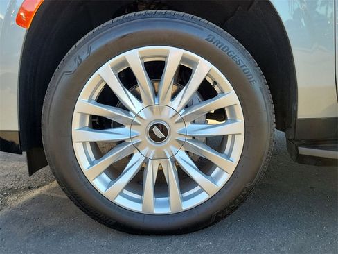 Certified 2024 Cadillac Escalade ESV Luxury image 32