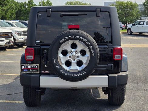 Used 2015 Jeep Wrangler Unlimited Sahara w/ Connectivity Group image 10