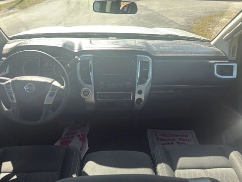Used 2019 Nissan Titan SV RWD image 9