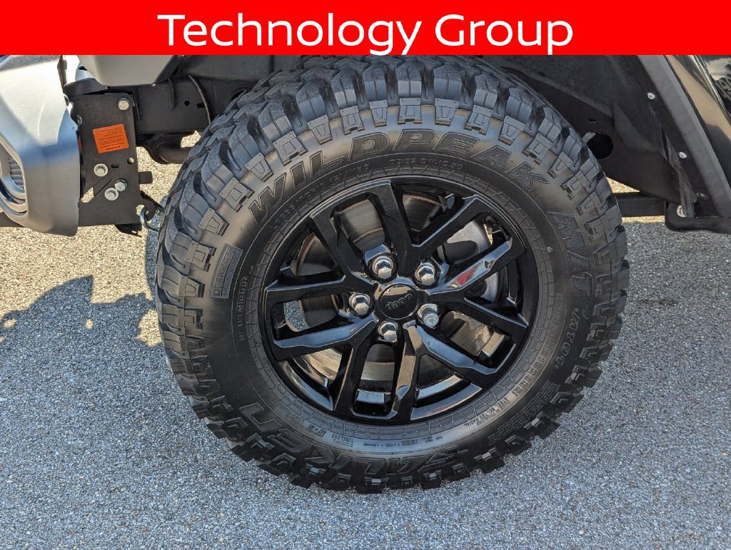 Used 2022 Jeep Gladiator Sport AWD/4WD image 11