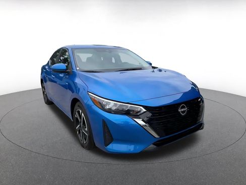 Used 2025 Nissan Sentra SV FWD image 3