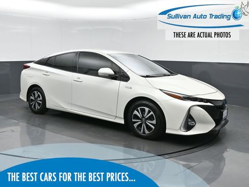 Used 2017 Toyota Prius Prime Advanced image 1