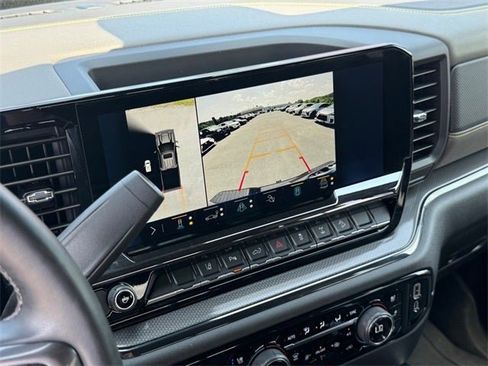 Used 2024 Chevrolet Silverado 2500 ZR2 w/ Technology Package image 25