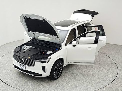 New 2026 Volvo XC90 B6 Plus w/ Protection Package AWD/4WD image 38