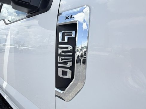 Used 2019 Ford F250 XL w/ Power Equipment Group AWD/4WD image 23