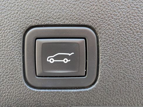 Used 2024 Chevrolet Tahoe LT RWD image 15