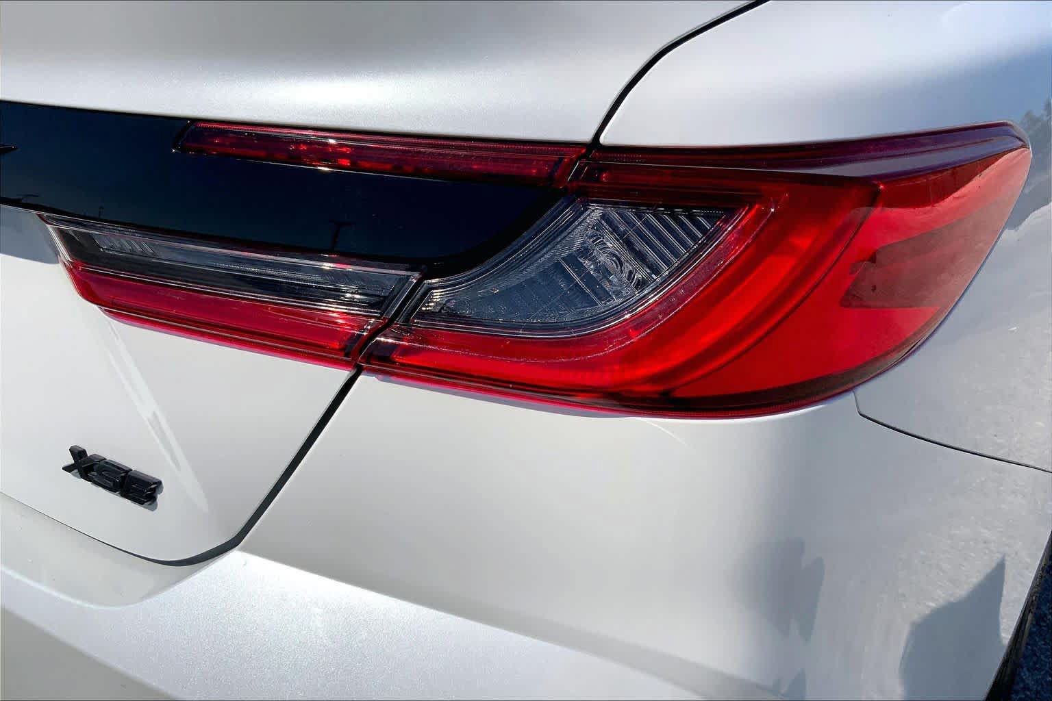 Used 2025 Toyota Camry XSE FWD image 30