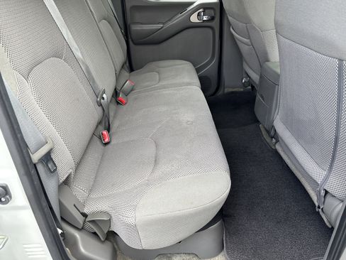 Used 2017 Nissan Frontier SV AWD/4WD image 11