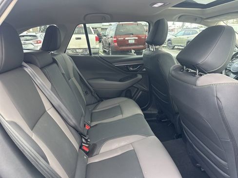 Used 2025 Subaru Outback Onyx Edition image 13