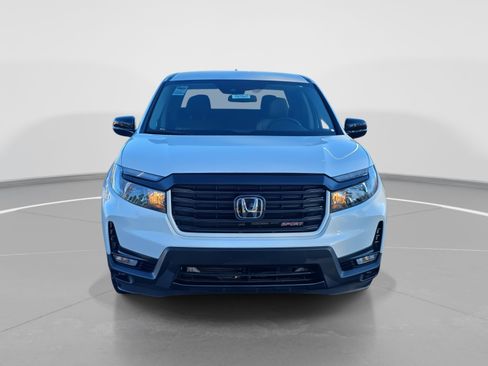 Used 2023 Honda Ridgeline Sport image 2